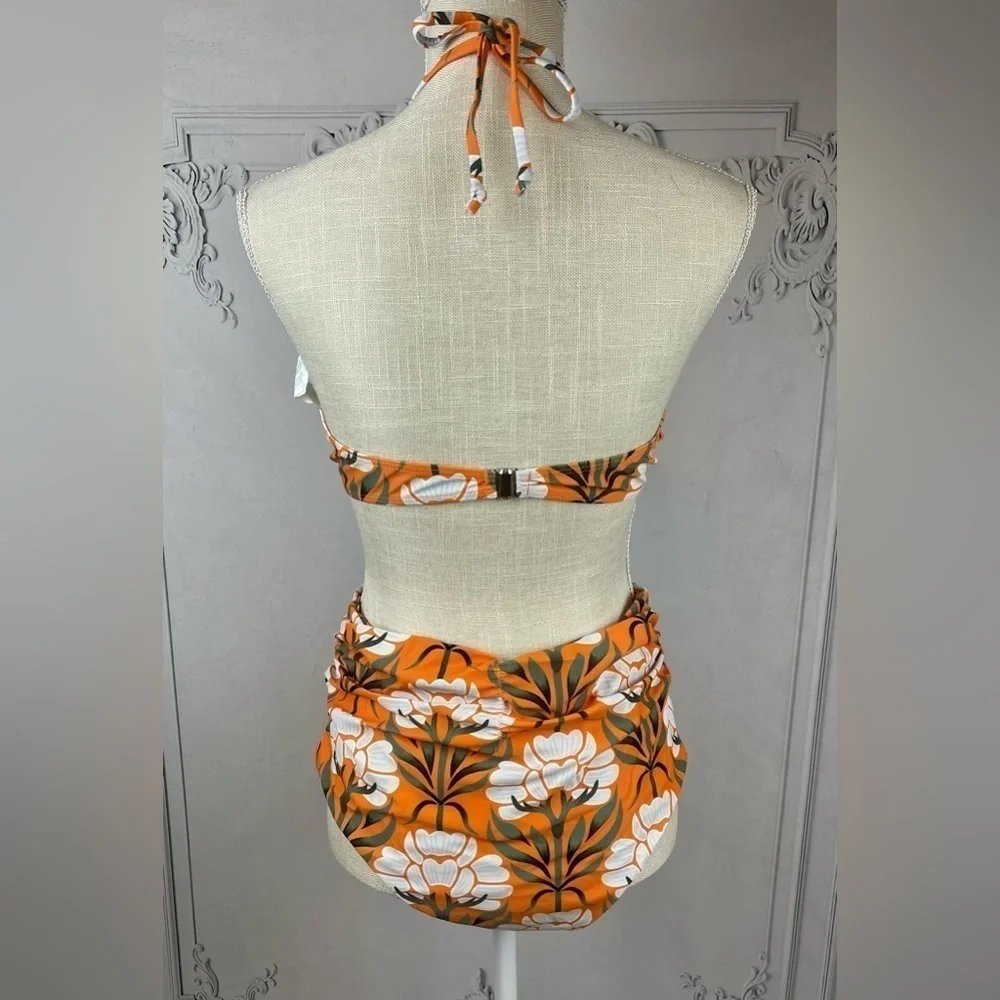 Three Piece-Set Bali Floral Bikini Swimsuit and Pareo Coverup - Picture 5 of 11